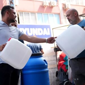 izmirde su kesintisi bidon satislarini artirdi gPQEAG8J