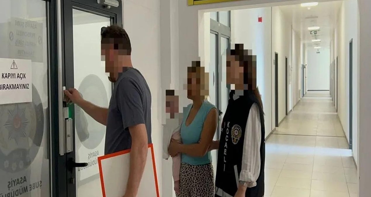 144 suc kaydi olan hirsizlar 300 bin lira degerinde ziynet esyasini caldi cWA6U1BA