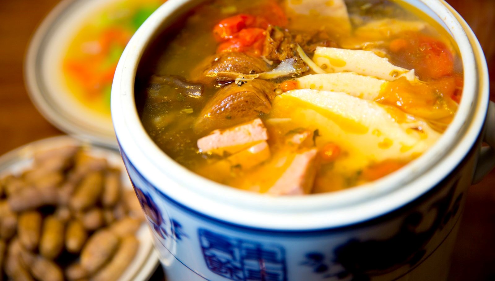 cinde corba skandali tuvaletini yapan iki gence binlerce dolar ceza bdrys7i7