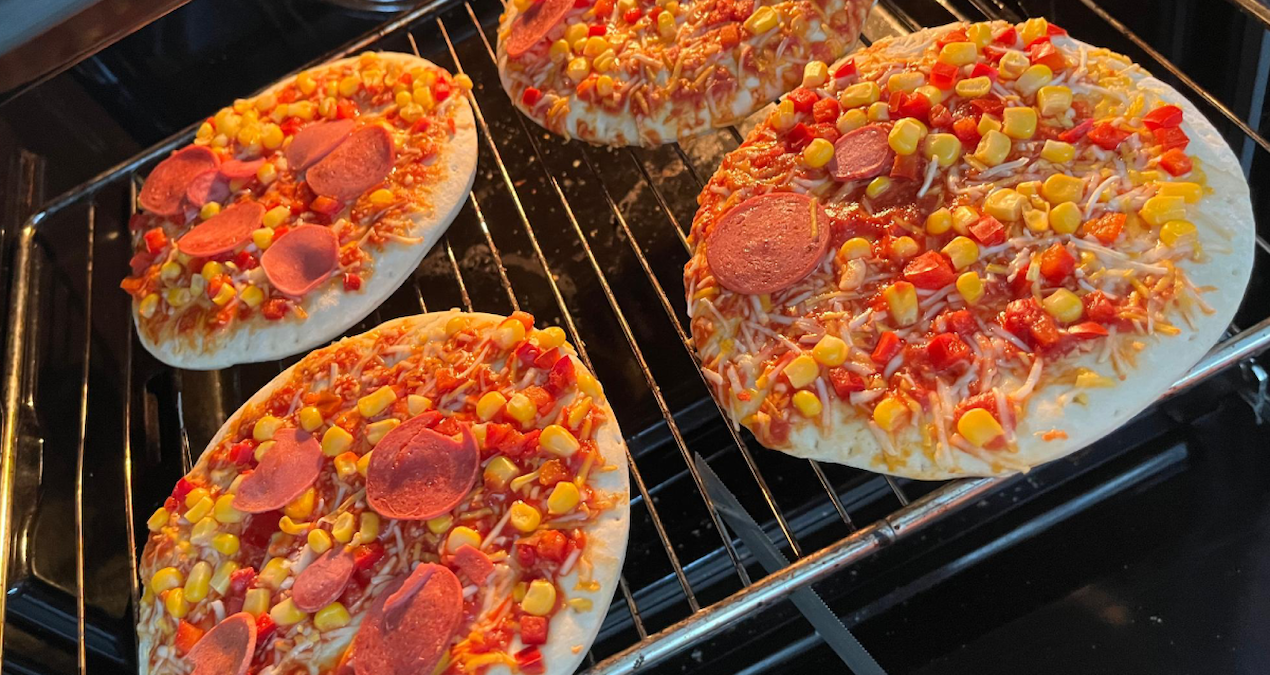 zincir marketlerde satilan pizza ifsa oldu et diye bakin ne yemisiz RwRt8qA5