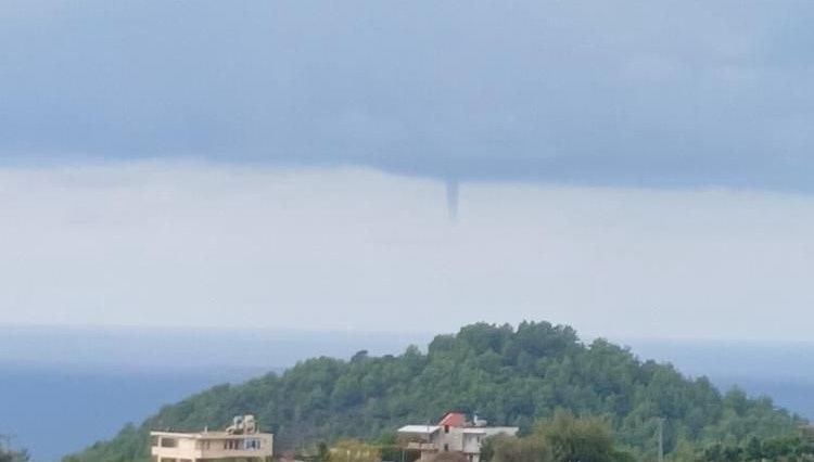 alanyada denizde hortum cikti lxUkxUrA.jpg