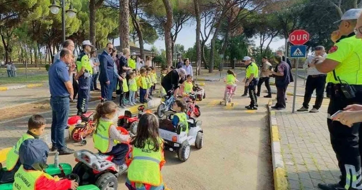 aydin nazillide minik trafik dedektifleri is basinda 7F3lEJxt
