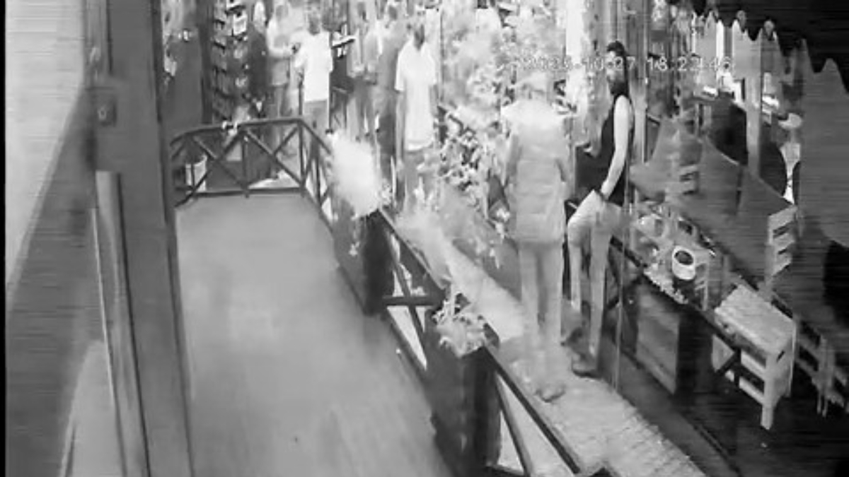 bursada alkollu oldugu gerekcesiyle mekana alinmayan sahis kursun yagdirdi cstEZdC3.jpg