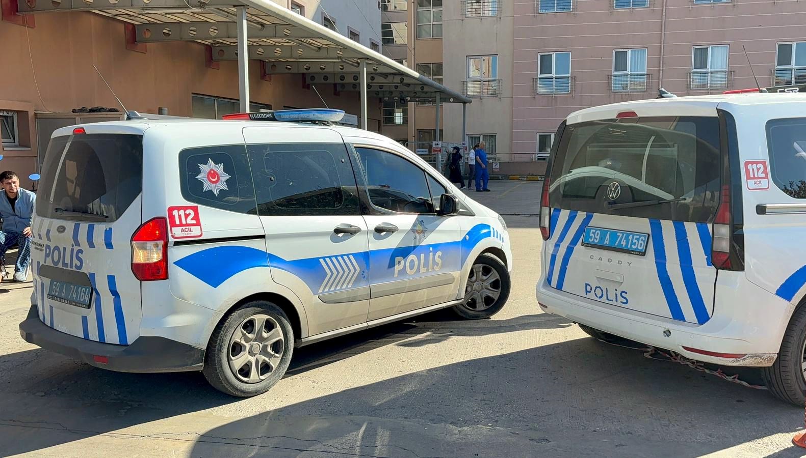 cenaze evinde silahlar konustu 2 olu D7NiRXGj