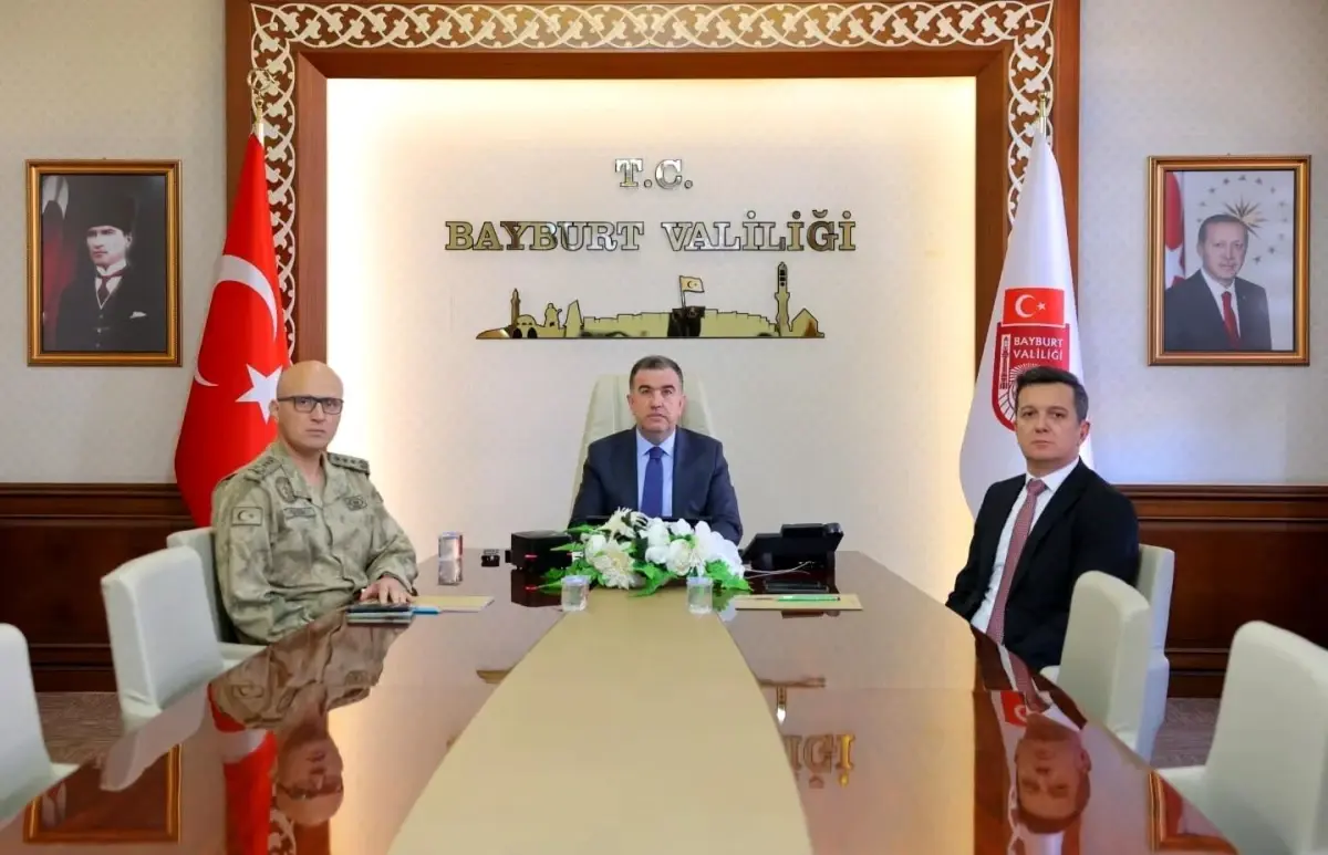bayburt valisi vks ile guvenlik toplantisina katildi ia6pjfKU.jpg