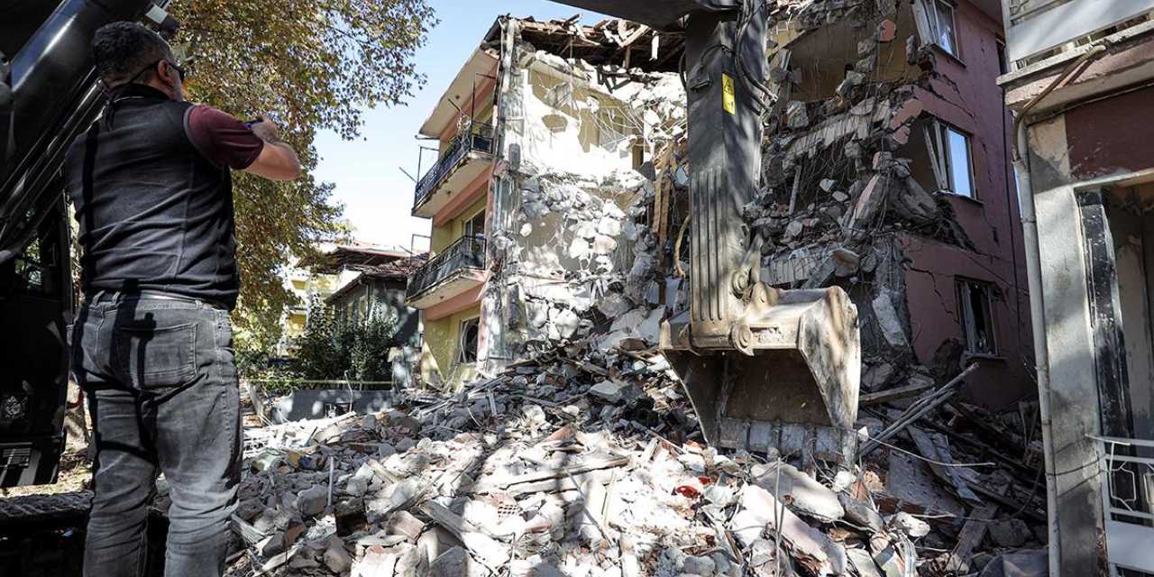 erken uyari sistemi sonuc verdi sindirgi depremini kandilli onceden bildi QvvYgld3.jpg