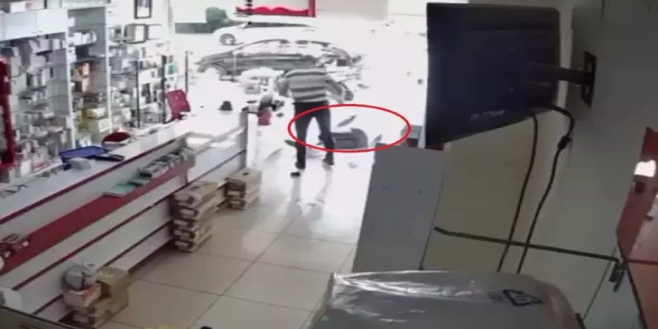 o saldirinin bir de oncesi varmis eczaci teknisyeninin yasli adami tartakladigi ortaya cikti rhlMcZbj.jpg