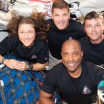 aydan-donus-basladi-saatte-25-bin-mil-hizla-ates-topunun-icine-giriyorlar-mJzLmsCm